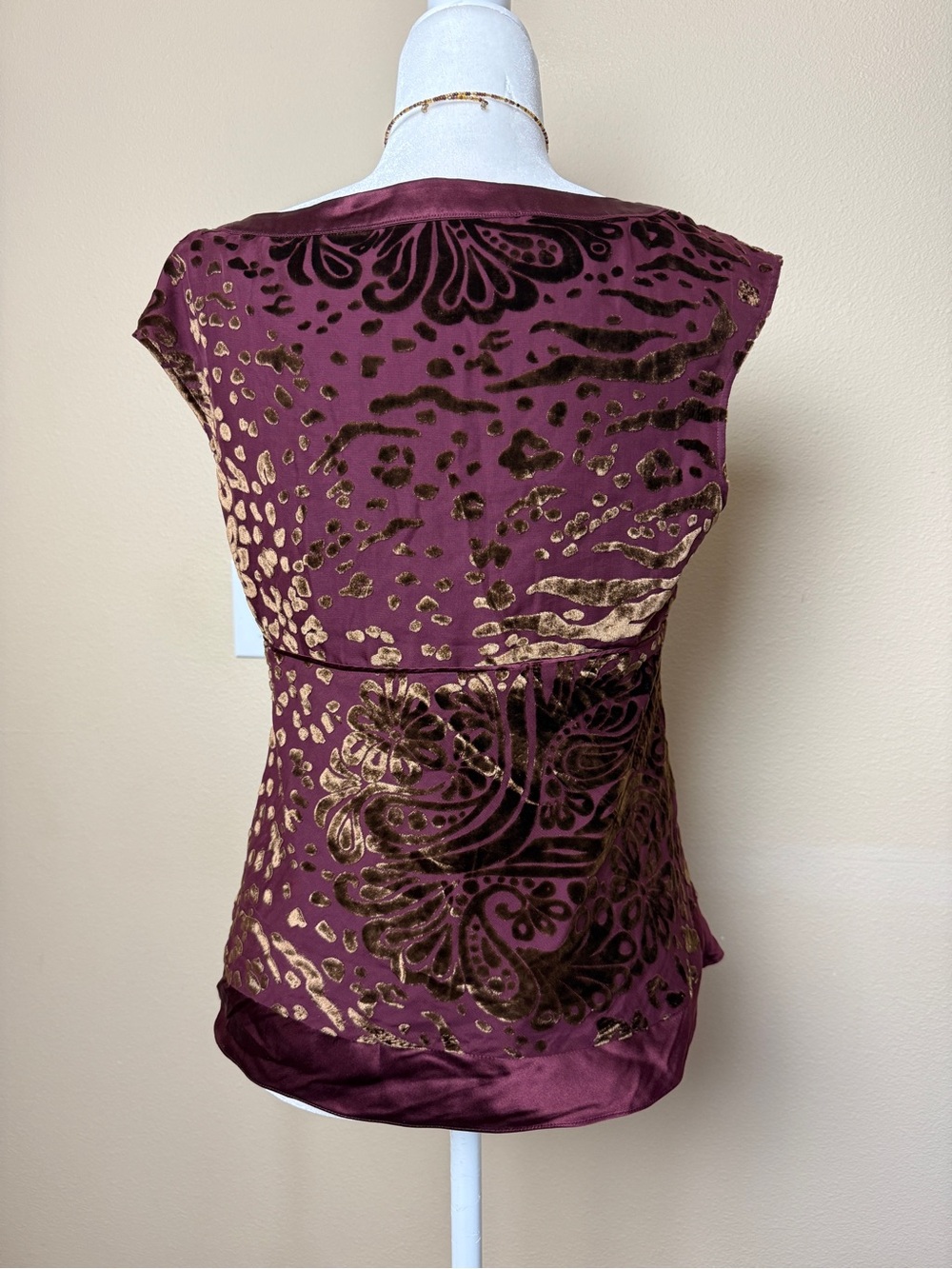 Reba Vintage Burgundy and Gold Velvet-Print V-Neck Silk Camisole Size 8 - Picture 7 of 9